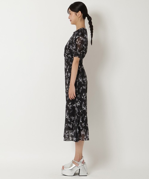 REDYAZEL（レディアゼル）の「フラワープリントワンピース（ワンピース・レディース・ブラック/ブルー/ピンク・SMALL/MEDIUM）」の5枚目の写真