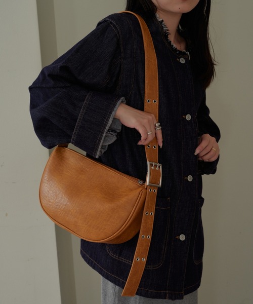 CIAOPANIC TYPY（チャオパニックティピー）の「ハーフムーンヴィンテージレザーショルダー（ショルダーバッグ・レディース・ライトブラウン/ブラック/シルバー・ONE SIZE）」の11枚目の写真