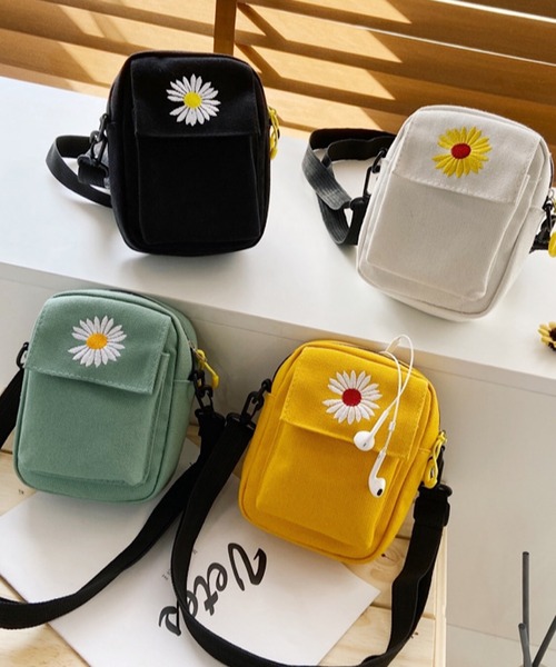 CERCA（チェルカ）の「lulunoix/デイジーショルダーバッグ N15256（ショルダーバッグ・キッズ・ホワイト/グリーン/ブラック/イエロー・FREE）」の4枚目の写真