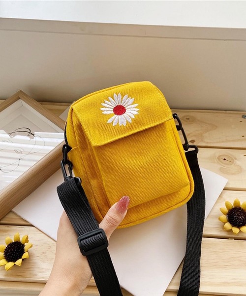 CERCA（チェルカ）の「lulunoix/デイジーショルダーバッグ N15256（ショルダーバッグ・キッズ・ホワイト/グリーン/ブラック/イエロー・FREE）」の9枚目の写真