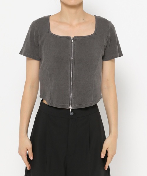 FOREVER 21（フォーエバー トゥエンティーワン）の「【2024SS】ピグメントリブジップTシャツ（Tシャツ/カットソー・レディース・ネイビー/グレー/ナチュラル・SMALL/MEDIUM）」の4枚目の写真