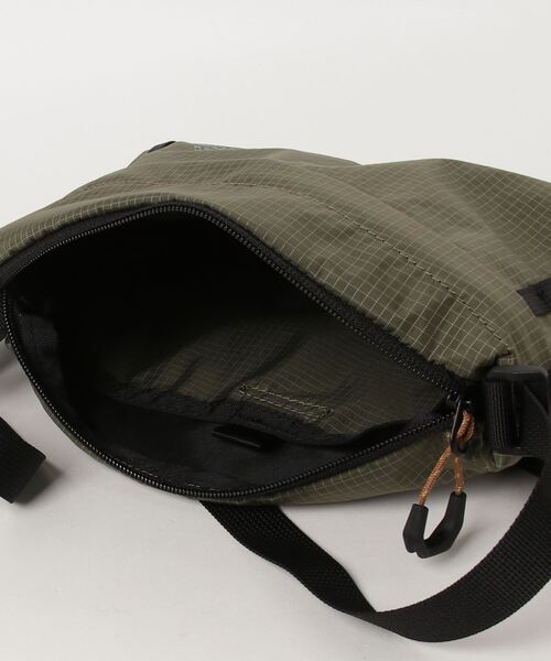 GREGORY(グレゴリー)の「クロスボディAL CROSSBODY BAG AL カーキ(ショルダーバッグ・メンズ・カーキ・ONE SIZE)」の3枚目の写真