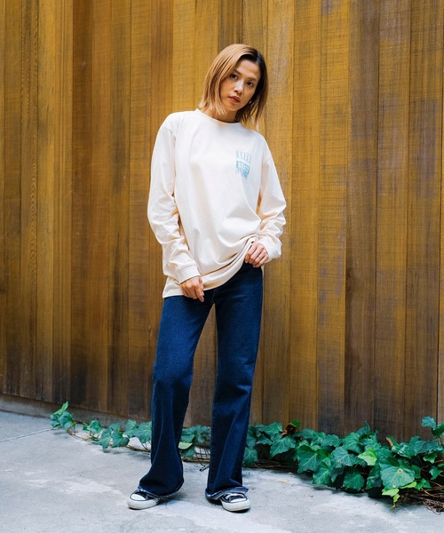 roial(ロイアル)の「DESIGN TEE/ROIAL(ロイアル)リラックスサイジングボックスロゴライクバックプリント長袖ロンT(Tシャツ/カットソー・メンズ・ホワイト/ブラック/ベージュ・MEDIUM/LARGE/X-LARGE)」の7枚目の写真