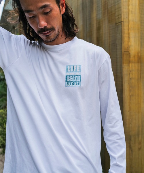 roial(ロイアル)の「DESIGN TEE/ROIAL(ロイアル)リラックスサイジングボックスロゴライクバックプリント長袖ロンT(Tシャツ/カットソー・メンズ・ホワイト/ブラック/ベージュ・MEDIUM/LARGE/X-LARGE)」の4枚目の写真
