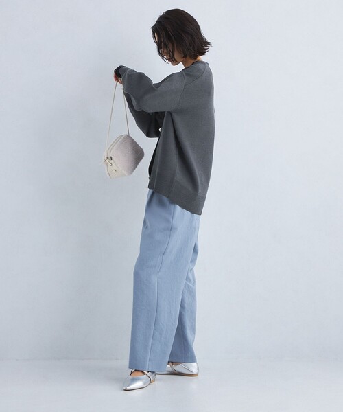 green label relaxing（グリーンレーベルリラクシング）の「W/AC パフニット Vネック カーディガン（カーディガン/ボレロ・レディース・ブラック/オフホワイト/ダークグレー/コバルトブルー・FREE）」の7枚目の写真