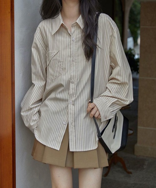 HALEY PESCA(ヘーリーペスカ)の「HALEY PESCA/デザインポケット ルーズストライプシャツ(シャツ/ブラウス・レディース・ブルー/アイボリー・MEDIUM/LARGE/SMALL)」の2枚目の写真