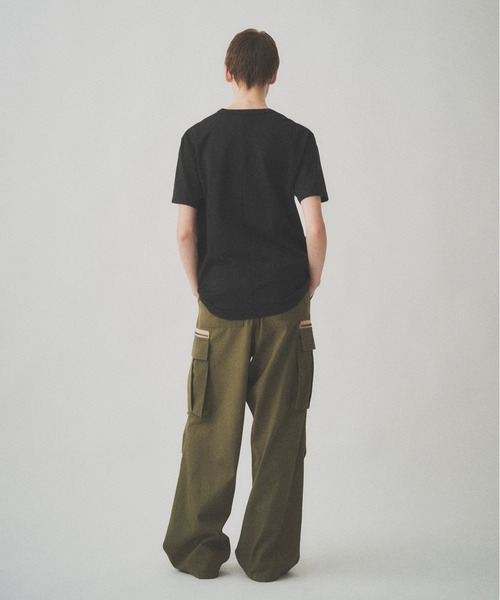 Juha(ユハ)の「SIGNATURE TEE(Tシャツ/カットソー・メンズ・オリーブ/ブラック/チャコールグレー・4/3)」の10枚目の写真