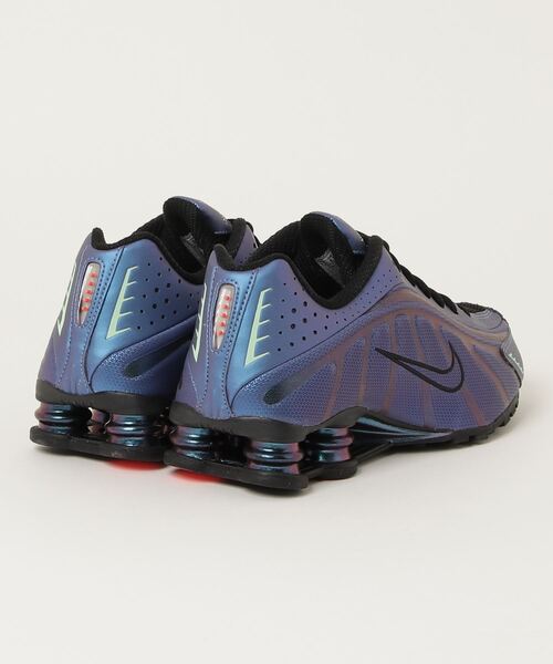 NIKE（ナイキ）の「NIKE WMNS SHOX R4 HQ3446-001（スニーカー）」 - WEAR