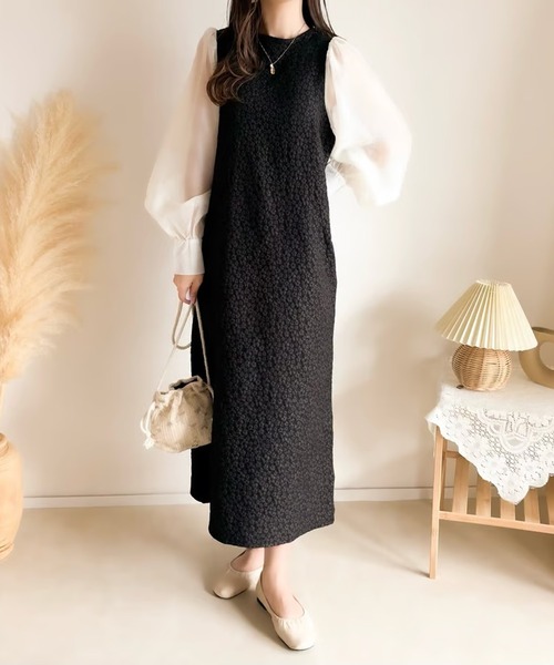 merrylatte（メリーラテ）の「小花柄いっぱいジャガードオーガンジースリーブワンピース（ワンピース・レディース・ブラック/アイボリー・FREE）」の6枚目の写真
