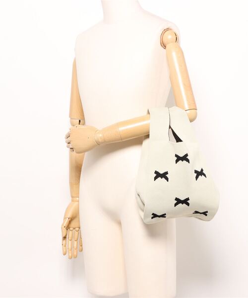 Mignonjour（ミニョンジュール）の「FReePLACe/くま リボン柄ニットバッグ 12302（ハンドバッグ・レディース・ブラック/ホワイト/ホワイト系その他/ブラック系その他/その他2/その他5/その他3/その他4/その他7/その他6/その他8・FREE）」の22枚目の写真