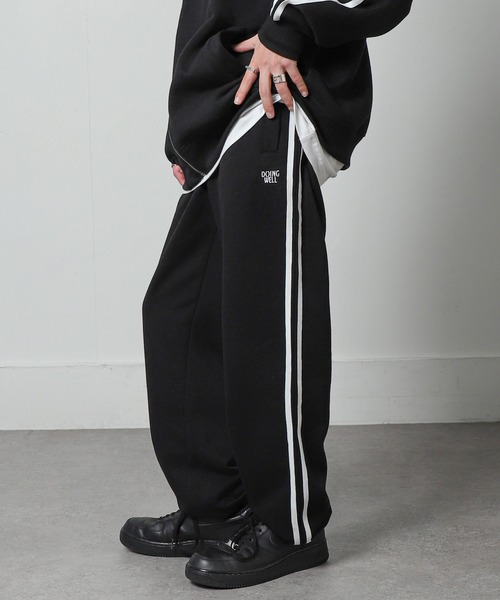 ZIP FIVE(ジップファイブ)の「【ZIP FIVE】 ワンポイント 刺繍 トラックパンツ サイドライン / パイピング 【セットアップ可】(スウェットパンツ・メンズ・ホワイト/オートミール/チャコール/ネイビー/ブラック系/ブラック/杢グレー/ブルー/グレー系/ネイビー系・MEDIUM/LARGE/X-LARGE)」の3枚目の写真