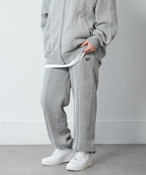 ZIP FIVE(ジップファイブ)の「【ZIP FIVE】 ワンポイント 刺繍 トラックパンツ サイドライン / パイピング 【セットアップ可】(スウェットパンツ・メンズ・ホワイト/オートミール/チャコール/ネイビー/ブラック系/ブラック/杢グレー/ブルー/グレー系/ネイビー系・MEDIUM/LARGE/X-LARGE)」の4枚目の写真