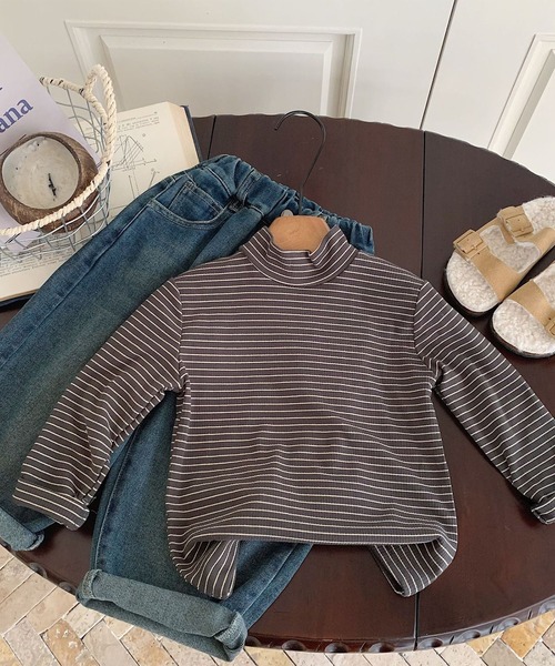 aimoha（アイモハ）の「【aimoha-KIDS-】ハイネックトップス（Tシャツ/カットソー・キッズ・ブラック/グレー/チョコ/ベージュ・90/100/110/120/130）」の3枚目の写真