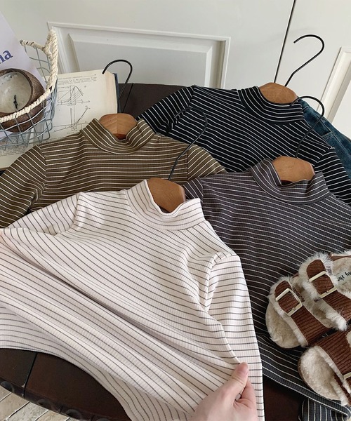 aimoha（アイモハ）の「【aimoha-KIDS-】ハイネックトップス（Tシャツ/カットソー・キッズ・ブラック/グレー/チョコ/ベージュ・90/100/110/120/130）」の10枚目の写真