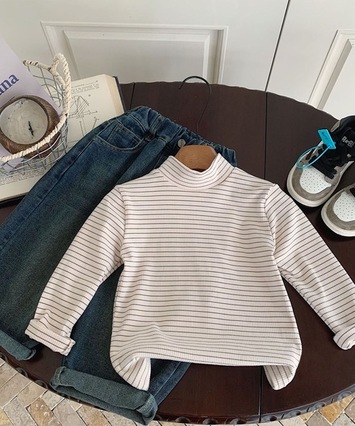 aimoha（アイモハ）の「【aimoha-KIDS-】ハイネックトップス（Tシャツ/カットソー・キッズ・ブラック/グレー/チョコ/ベージュ・90/100/110/120/130）」の6枚目の写真