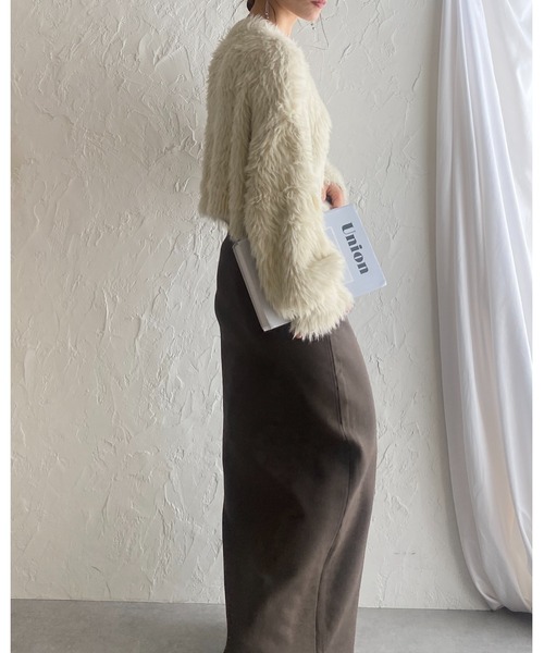 She's Closet(シーズクローゼット)の「ボリュームスリーブショート丈クロップドフェザーヤーンシャギーニット(ニット/セーター・レディース・アイボリー/ブラック/チャコールグレー/ブルー・FREE)」の15枚目の写真