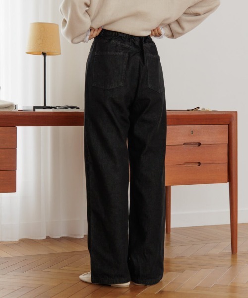 flower（フラワー）の「グラッドバギーパンツ2（デニムパンツ・レディース・ブラック/ネイビー・MEDIUM/SMALL）」の4枚目の写真