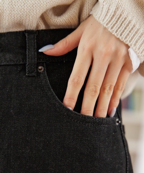 flower（フラワー）の「グラッドバギーパンツ2（デニムパンツ・レディース・ブラック/ネイビー・MEDIUM/SMALL）」の6枚目の写真