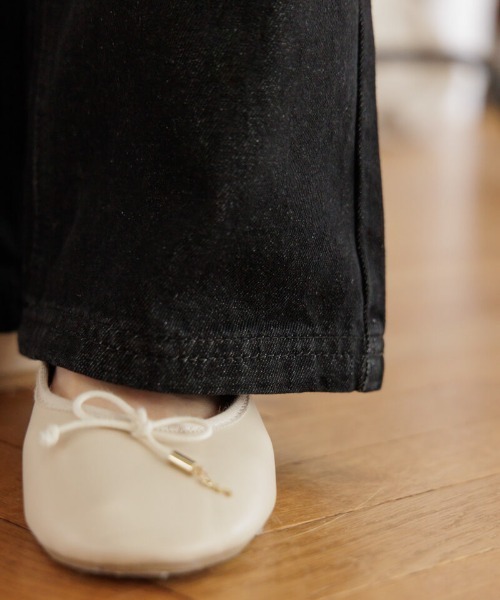 flower（フラワー）の「グラッドバギーパンツ2（デニムパンツ・レディース・ブラック/ネイビー・MEDIUM/SMALL）」の9枚目の写真