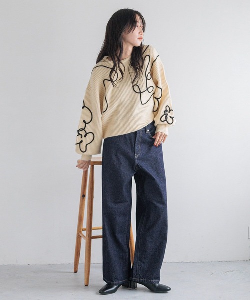 LOWRYS FARM（ローリーズファーム）の「エンブロイダリーニップルオーバーＬＳ　250616（ニット/セーター・レディース・グレー/ブラック/アイボリー/グリーン・FREE）」の6枚目の写真