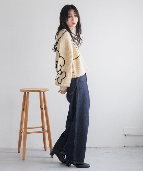 LOWRYS FARM（ローリーズファーム）の「エンブロイダリーニップルオーバーＬＳ　250616（ニット/セーター・レディース・グレー/ブラック/アイボリー/グリーン・FREE）」の7枚目の写真