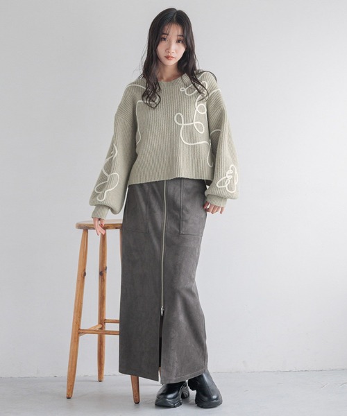 LOWRYS FARM（ローリーズファーム）の「エンブロイダリーニップルオーバーＬＳ　250616（ニット/セーター・レディース・グレー/ブラック/アイボリー/グリーン・FREE）」の11枚目の写真