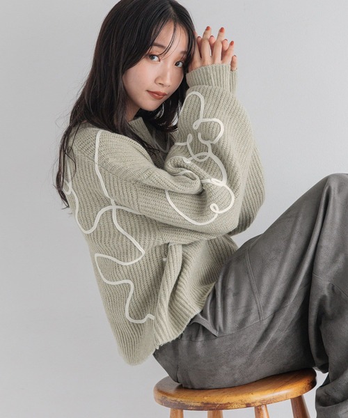 LOWRYS FARM（ローリーズファーム）の「エンブロイダリーニップルオーバーＬＳ　250616（ニット/セーター・レディース・グレー/ブラック/アイボリー/グリーン・FREE）」の17枚目の写真