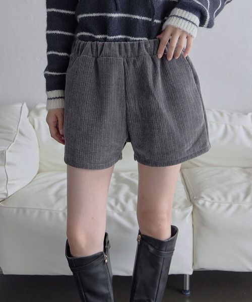 UNE MANSION（ユヌマンション）の「ウエストゴムコーデュロイニットショートパンツ（その他パンツ・レディース・アイボリー/ブラウン/グレー/ブラック・FREE）」の3枚目の写真