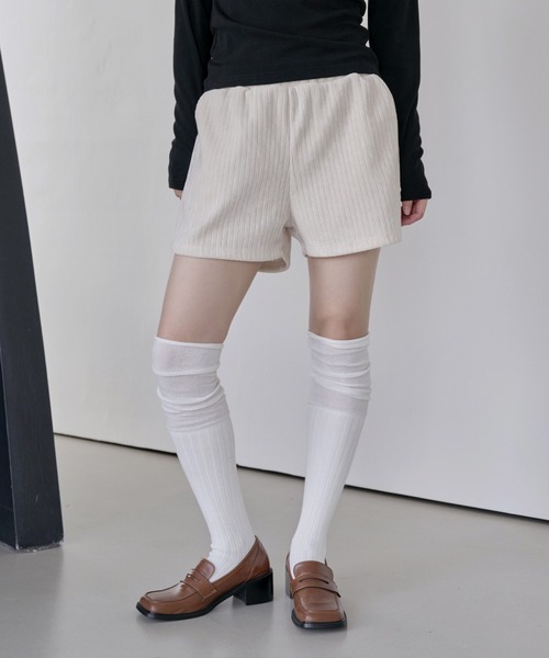 UNE MANSION（ユヌマンション）の「ウエストゴムコーデュロイニットショートパンツ（その他パンツ・レディース・アイボリー/ブラウン/グレー/ブラック・FREE）」の5枚目の写真