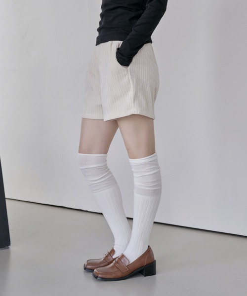 UNE MANSION（ユヌマンション）の「ウエストゴムコーデュロイニットショートパンツ（その他パンツ・レディース・アイボリー/ブラウン/グレー/ブラック・FREE）」の6枚目の写真