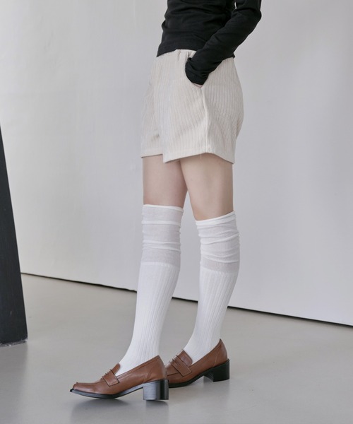 UNE MANSION（ユヌマンション）の「ウエストゴムコーデュロイニットショートパンツ（その他パンツ・レディース・アイボリー/ブラウン/グレー/ブラック・FREE）」の7枚目の写真