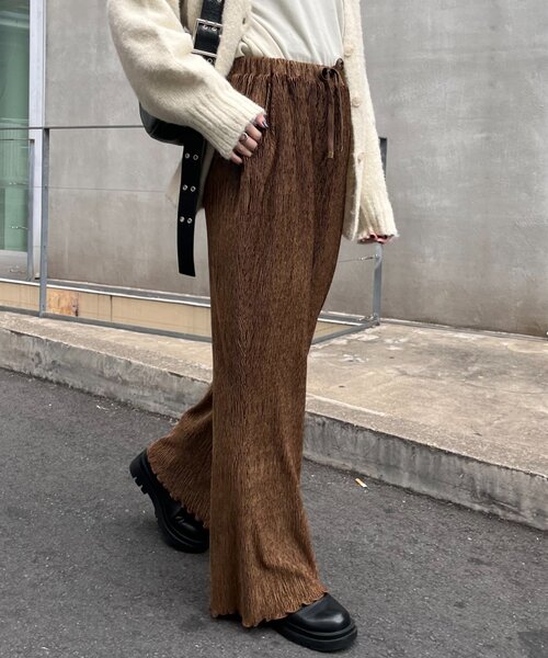 CIAOPANIC TYPY（チャオパニックティピー）の「ベロアプリーツ微フレアイージーパンツ（その他パンツ・レディース・キャメル/ブラック/アイボリー・MEDIUM/SMALL）」の12枚目の写真