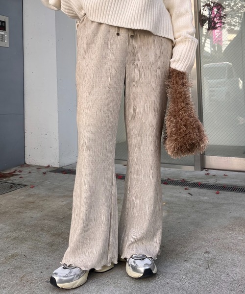 CIAOPANIC TYPY（チャオパニックティピー）の「ベロアプリーツ微フレアイージーパンツ（その他パンツ・レディース・キャメル/ブラック/アイボリー・MEDIUM/SMALL）」の2枚目の写真