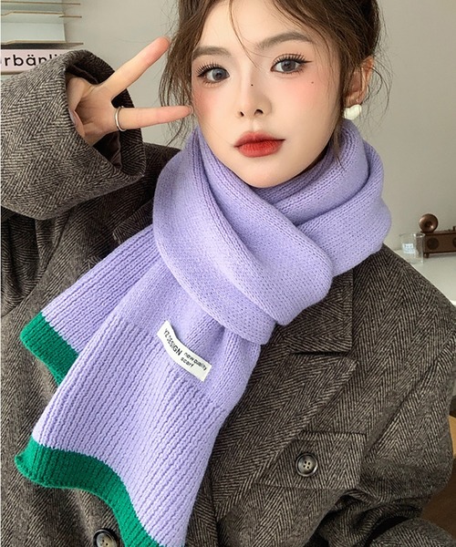 Girly Doll(ガーリードール)の「バイカラーデザインニットマフラー(マフラー・レディース・ダークグレー/モカ/パープル/グリーン/ピンク/ボルドー・F)」の4枚目の写真
