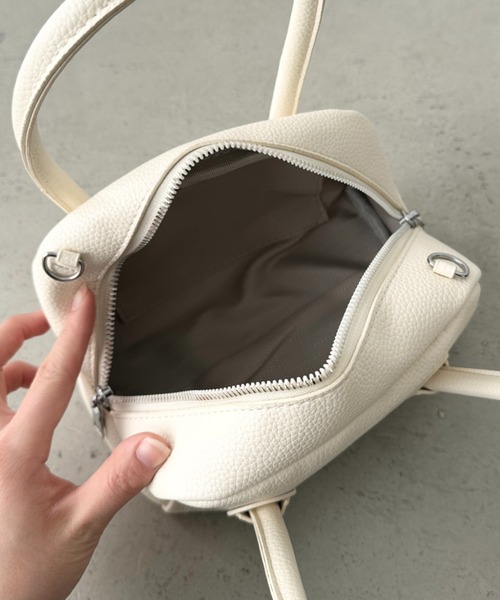 CLEA（クレア）の「【５色展開】2wayスクエアボストンバッグ（ボストンバッグ・レディース・ライトブルー/ブラック/アイボリー/ピンク/イエロー・FREE）」の14枚目の写真