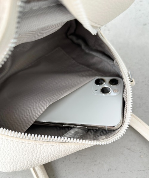 CLEA（クレア）の「【５色展開】2wayスクエアボストンバッグ（ボストンバッグ・レディース・ライトブルー/ブラック/アイボリー/ピンク/イエロー・FREE）」の15枚目の写真