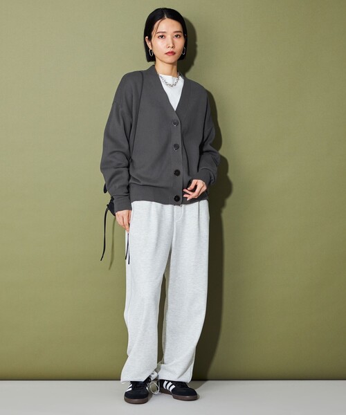 CITEN(シテン)の「<CITEN>エッセンシャルVネックニットカーディガン(カーディガン/ボレロ・レディース・オフホワイト/ダークグレー/ピンク/ベージュ/ライトグレー・FREE)」の12枚目の写真