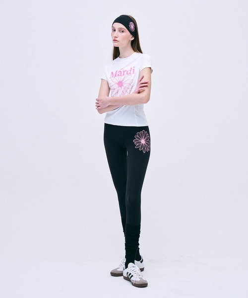 Mardi Mercredi(マルディメクルディ)の「AIRLIFT slim fit top flowermardi / エアリフト スリム フィット トップ フラワーマルディ(Tシャツ/カットソー・レディース・ホワイト/ネイビー・LARGE/MEDIUM/SMALL)」の5枚目の写真