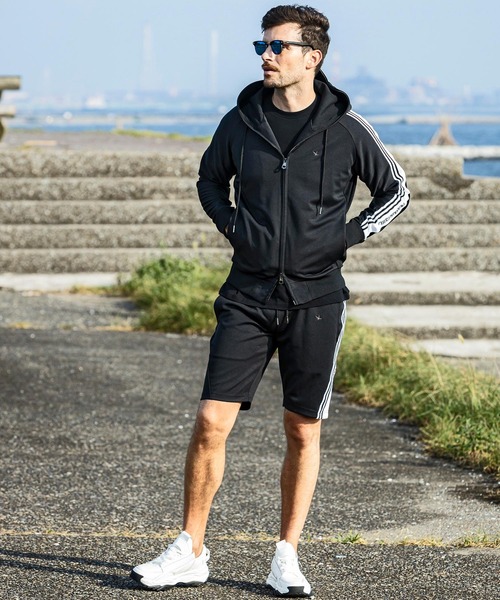 ウノピゥウノウグァーレトレ リラックス ジャージ ジャケット&パンツ