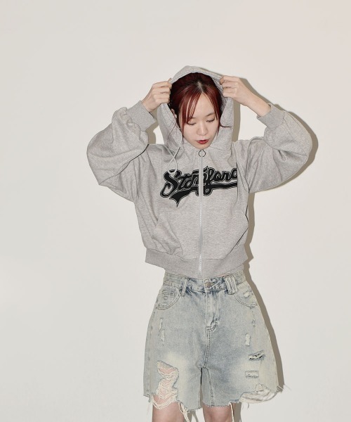 VIVID LADY(ビビッドレディー)の「ジップアップ ショート丈パーカーフード付き / Zip-up short parka with hood(パーカー・レディース・ブラック/オフホワイト/グレー・FREE)」の6枚目の写真
