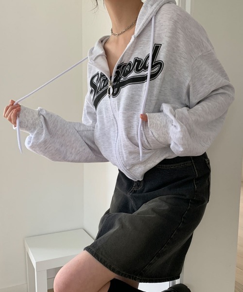 VIVID LADY(ビビッドレディー)の「ジップアップ ショート丈パーカーフード付き / Zip-up short parka with hood(パーカー・レディース・ブラック/オフホワイト/グレー・FREE)」の16枚目の写真