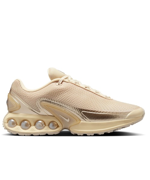 NIKE(ナイキ)の「NIKE WMNS AIR MAX DN HV4861-200(スニーカー・レディース・ゴールド・23.5cm/24cm/24.5cm/25cm/23cm)」の2枚目の写真