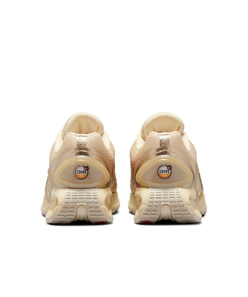 NIKE(ナイキ)の「NIKE WMNS AIR MAX DN HV4861-200(スニーカー・レディース・ゴールド・23.5cm/24cm/24.5cm/25cm/23cm)」の5枚目の写真