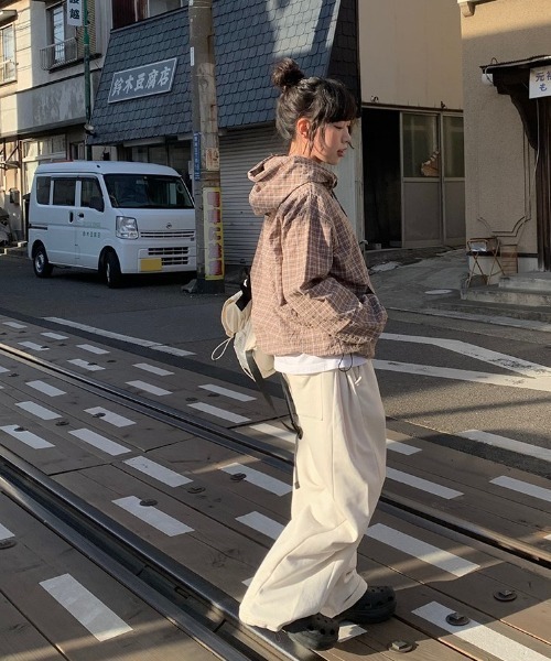 anyonemore（エニワンモア）の「サイドタック切替トレーニングパンツ（スウェットパンツ・レディース・アイボリー/グレー・FREE）」の18枚目の写真