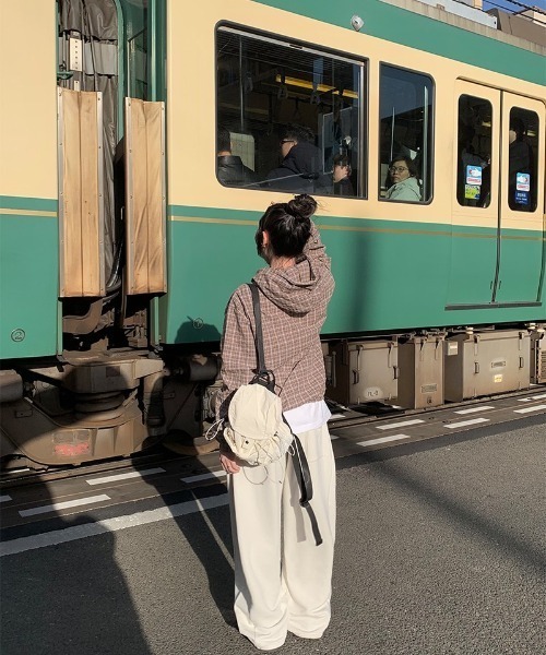 anyonemore（エニワンモア）の「サイドタック切替トレーニングパンツ（スウェットパンツ・レディース・アイボリー/グレー・FREE）」の19枚目の写真