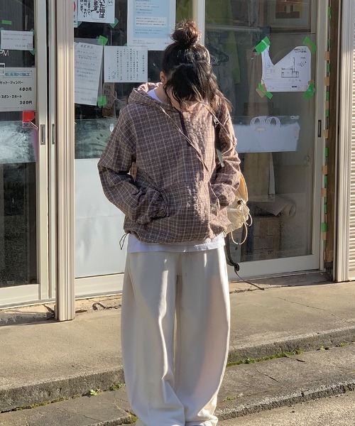 anyonemore（エニワンモア）の「サイドタック切替トレーニングパンツ（スウェットパンツ・レディース・アイボリー/グレー・FREE）」の13枚目の写真