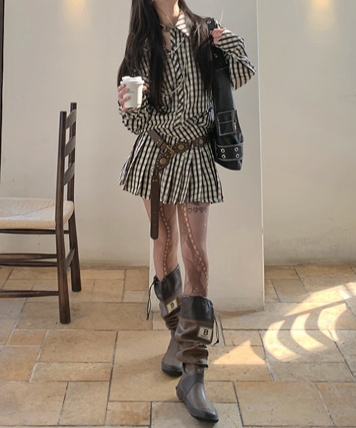 SHEENA（シーナ）の「セットアップ　オーバーサイズチェックシャツ×プリーツミニスカート　2点SET（セットアップ・レディース・アイボリー・S/M/L）」の2枚目の写真