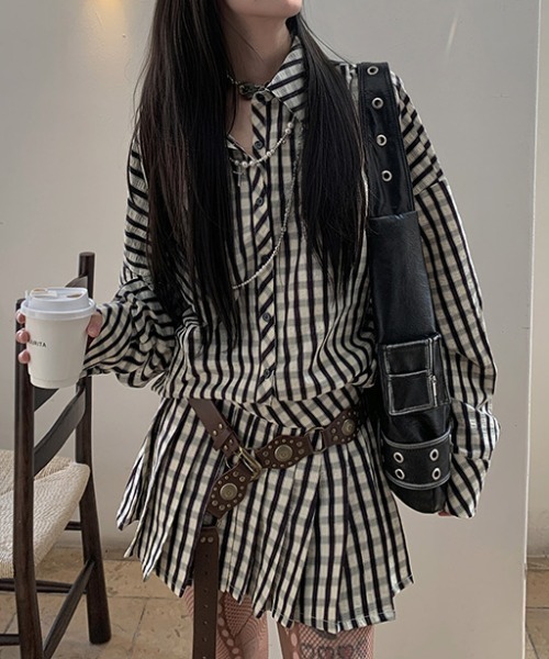 SHEENA（シーナ）の「セットアップ　オーバーサイズチェックシャツ×プリーツミニスカート　2点SET（セットアップ・レディース・アイボリー・S/M/L）」の4枚目の写真