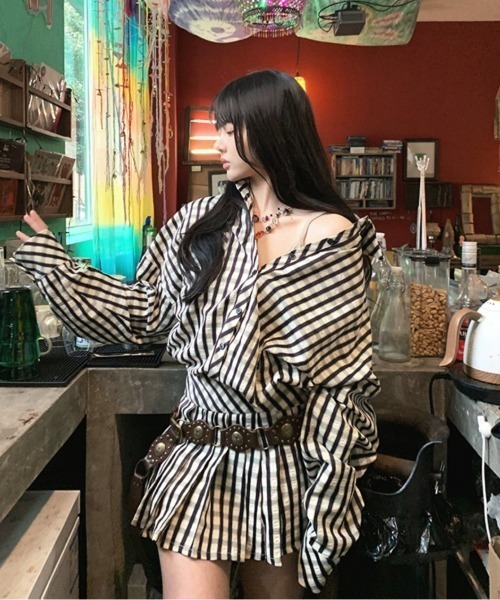 SHEENA（シーナ）の「セットアップ　オーバーサイズチェックシャツ×プリーツミニスカート　2点SET（セットアップ・レディース・アイボリー・S/M/L）」の7枚目の写真