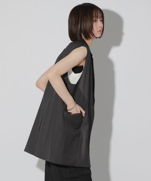 Anui（アニュイ）の「【UNISEX】テーラーロングベスト（その他アウター・レディース・ブラック/グレー・MEDIUM）」の21枚目の写真